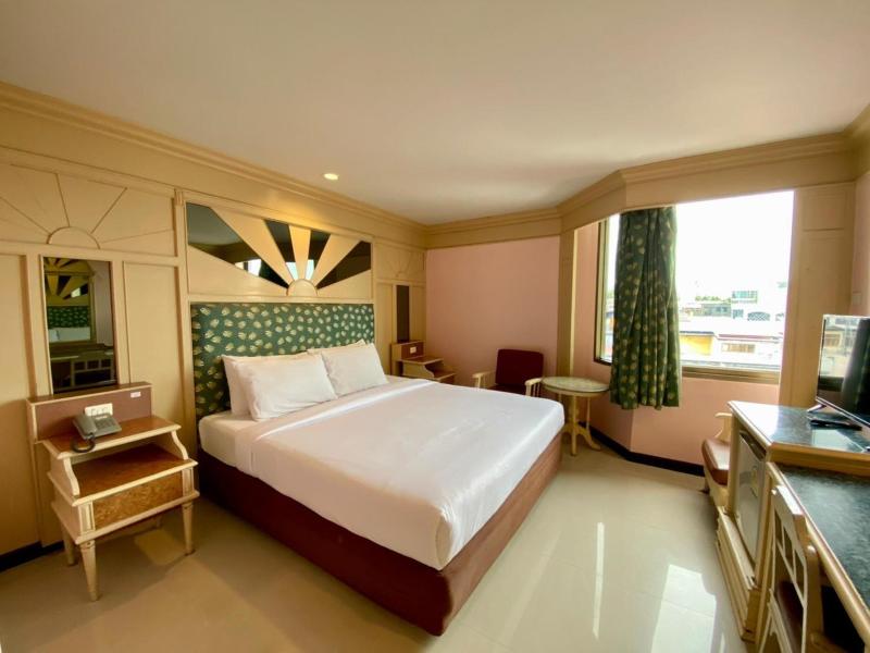 A A Hotel Pattaya image