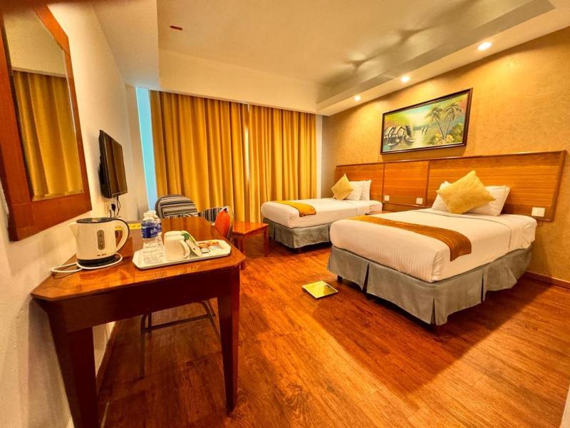 Mayres Hotel image 4