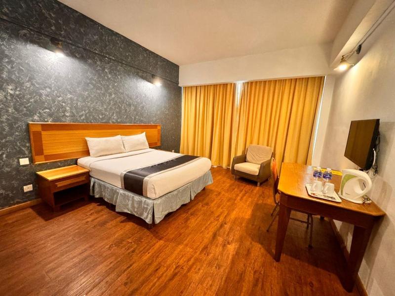 Mayres Hotel image 9