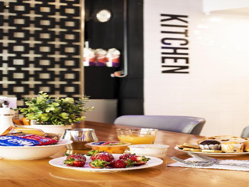 Metro Hotel Perth City image