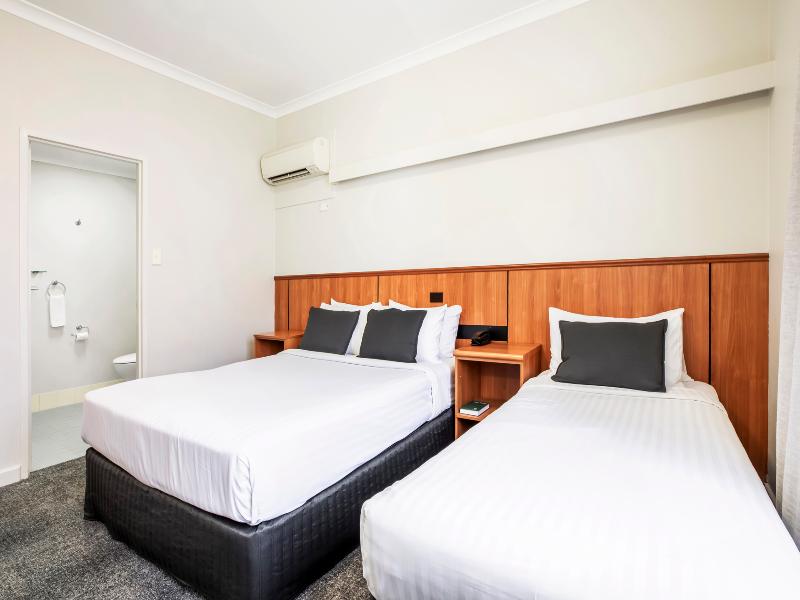 Metro Hotel Perth City image