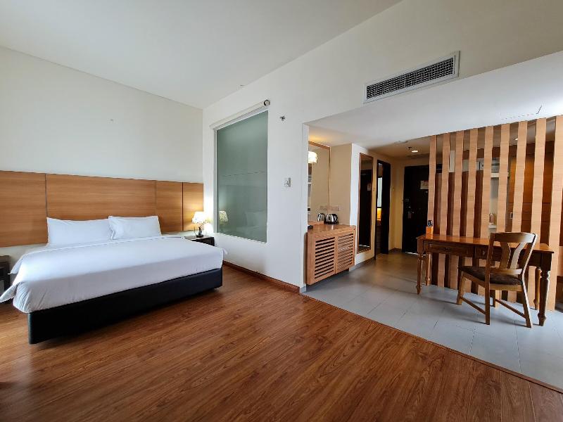 Swan Garden Hotel Melaka image