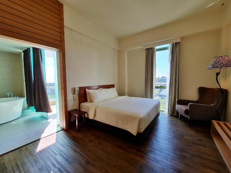 Swan Garden Hotel Melaka image