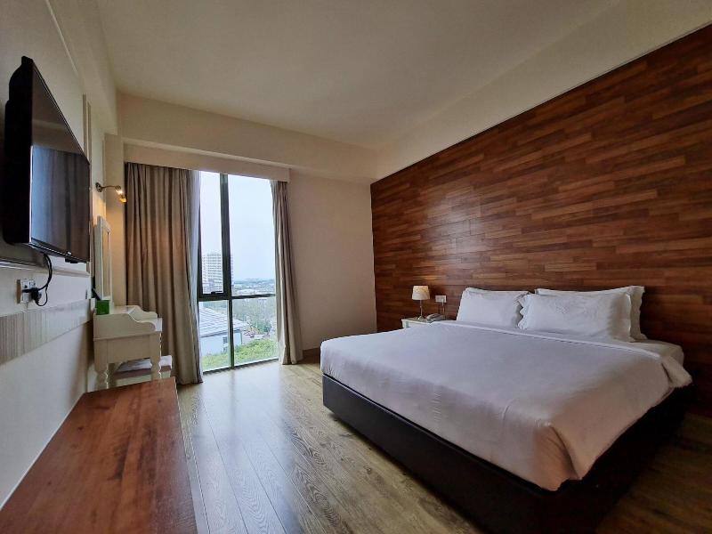 Swan Garden Hotel Melaka image