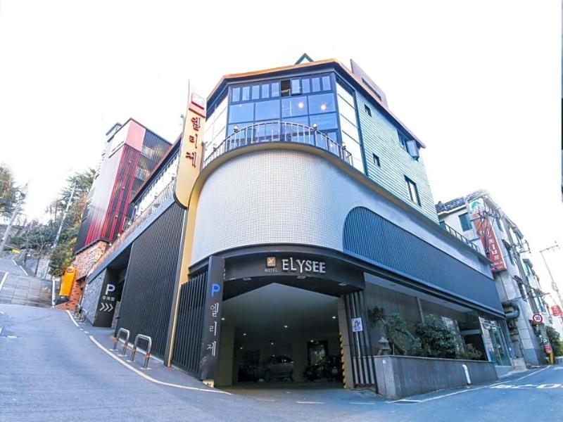 Elysee Hotel image