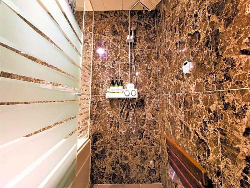 Elysee Hotel image