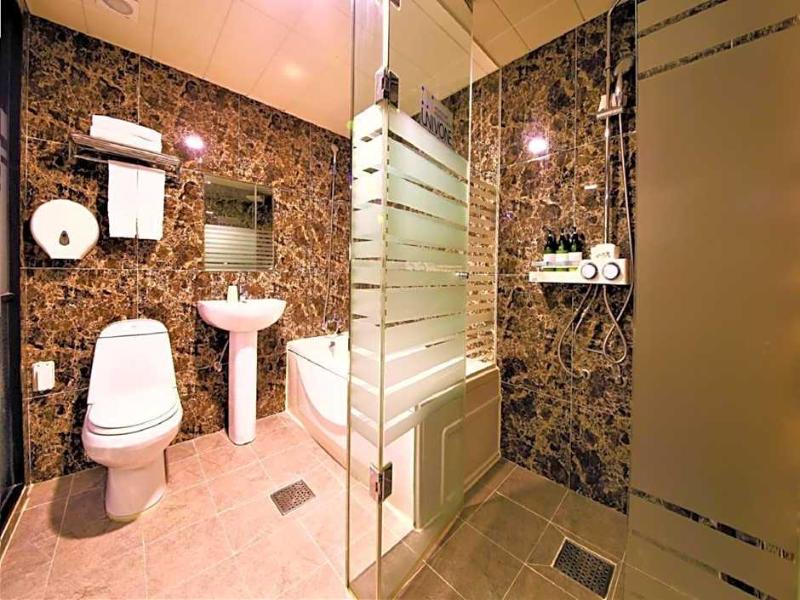 Elysee Hotel image