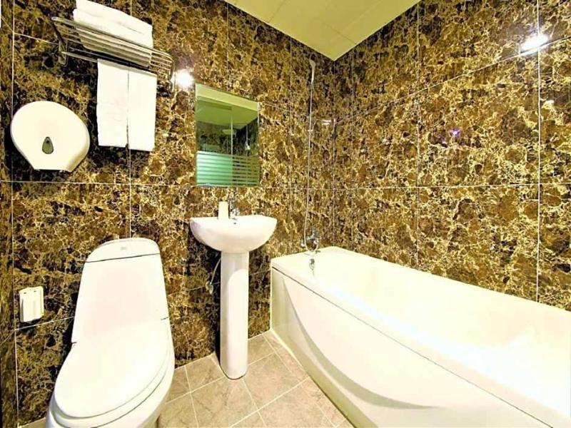 Elysee Hotel image