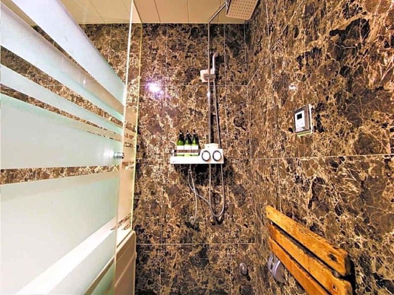 Elysee Hotel image
