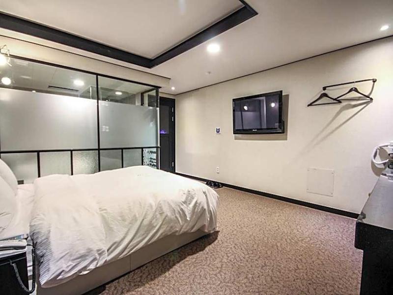 Elysee Hotel image
