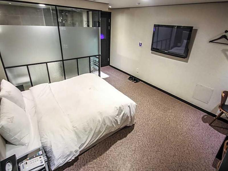 Elysee Hotel image