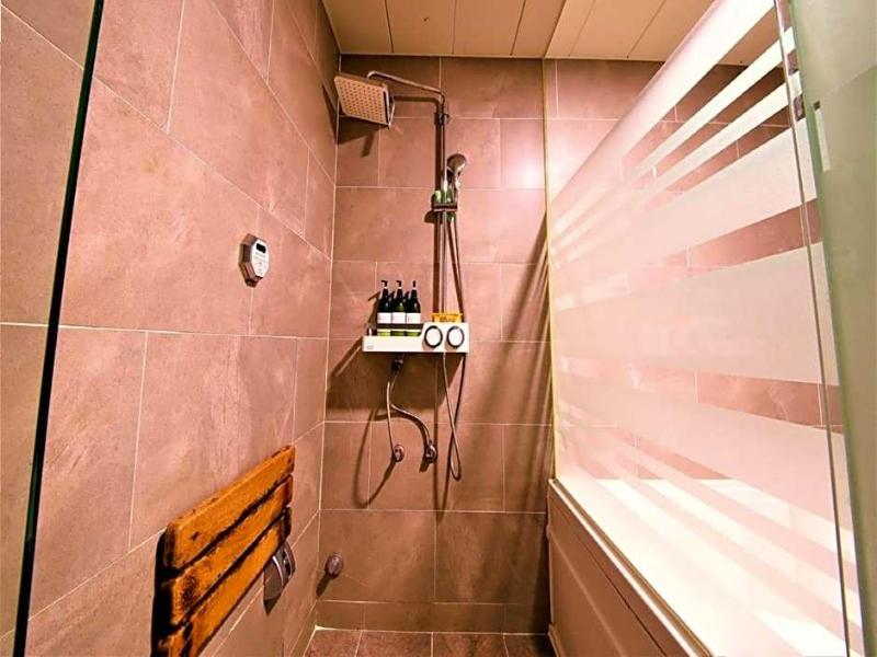 Elysee Hotel image