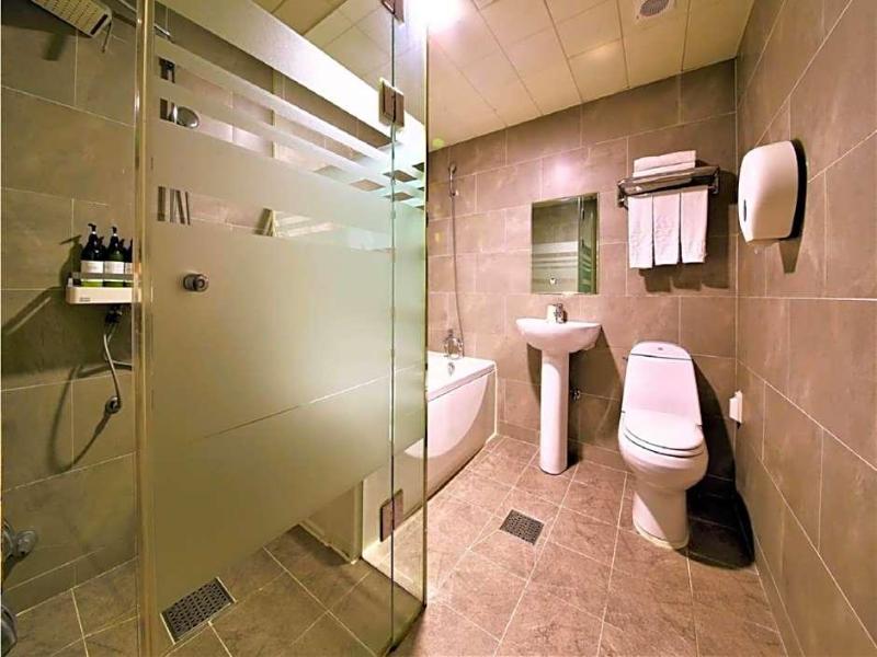Elysee Hotel image