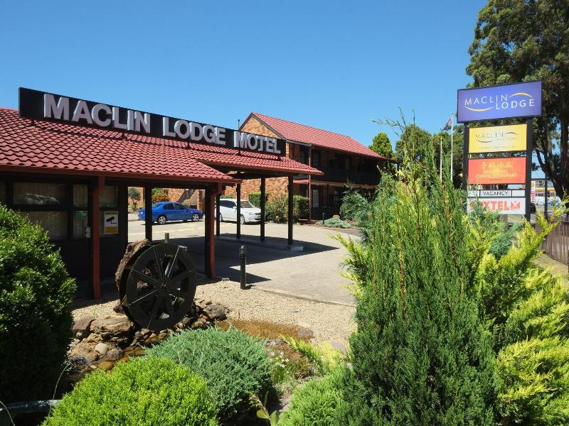Maclin Lodge Motel image