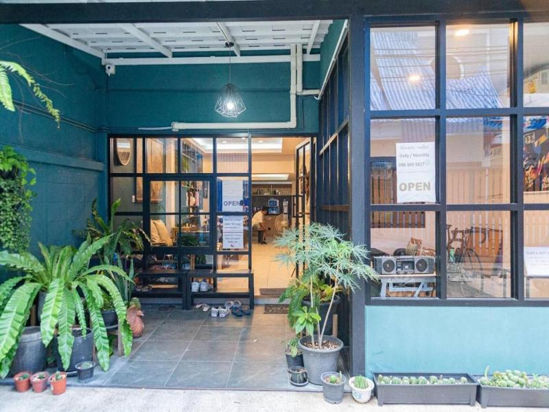 Asoke Montri Hostel image