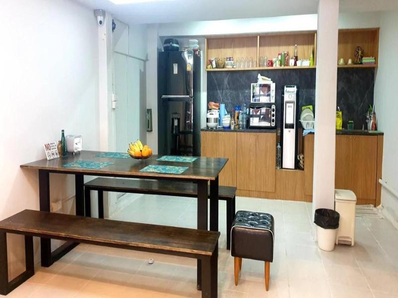 Asoke Montri Hostel image