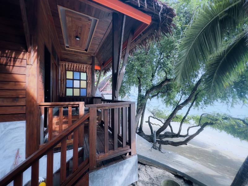 Phi Phi Relax Beach Resort image