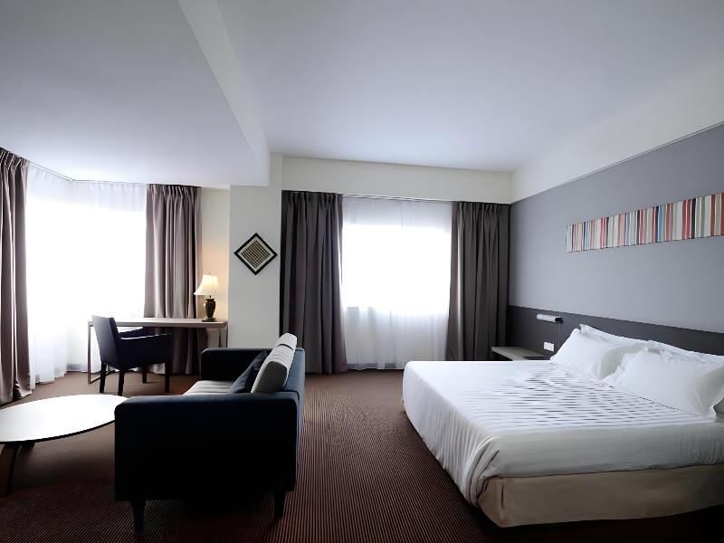 Starcity Hotel image