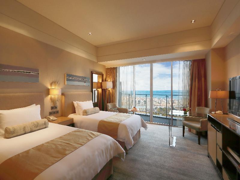 TWIN DELUXE SEA VIEW