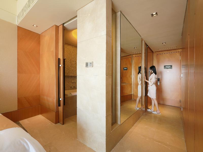 TWIN DELUXE SEA VIEW