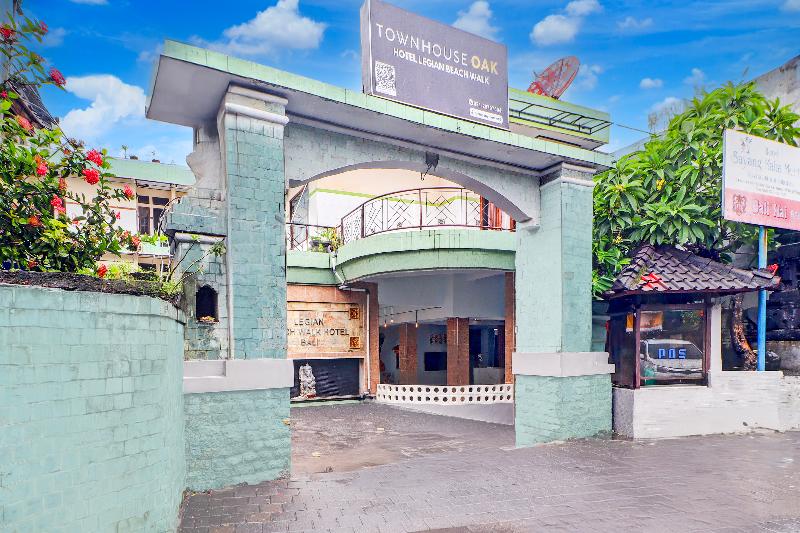 Townhouse Oak Legian Near Legian Beach