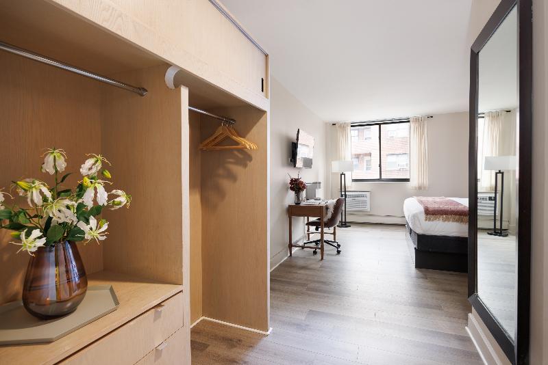 The Andrew Hotel image