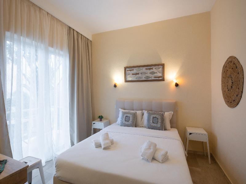 Aurora Beach Hotel image