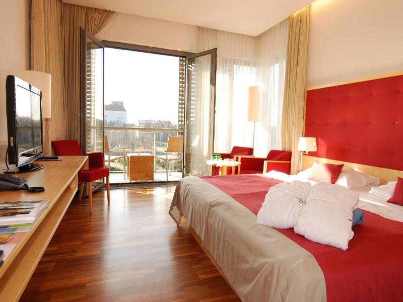 Therme Laa - Hotel & Silent Spa image