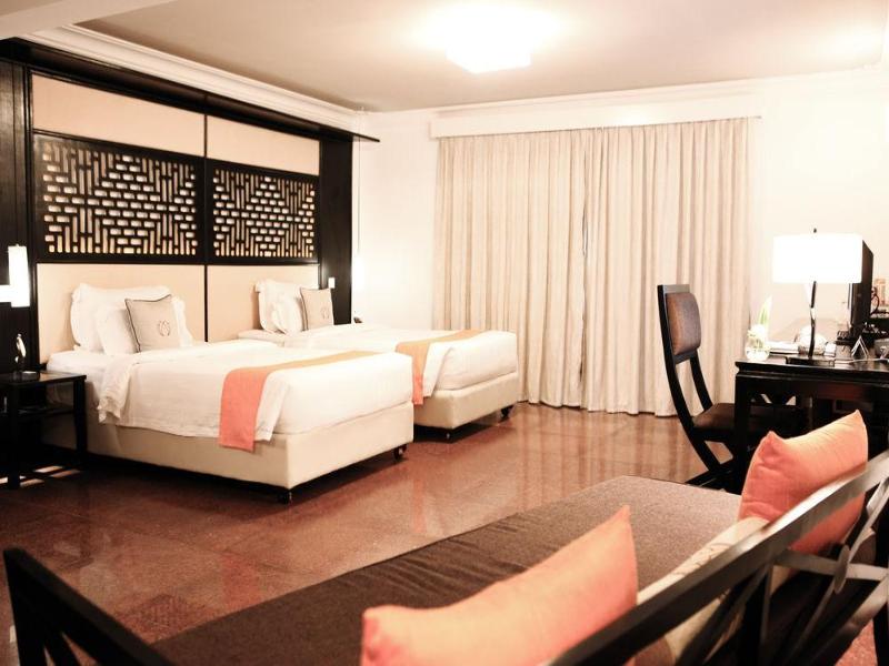 White Mansion Hotel image