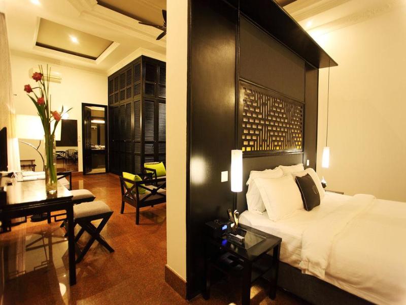 White Mansion Hotel image