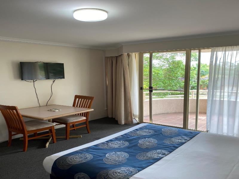 Wahroonga Waldorf Apartments Sydney image