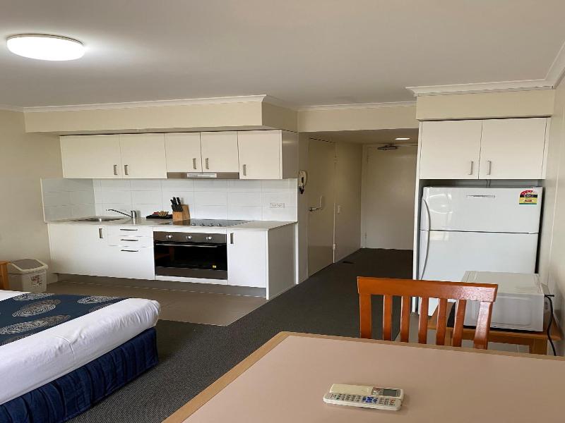 Wahroonga Waldorf Apartments Sydney image