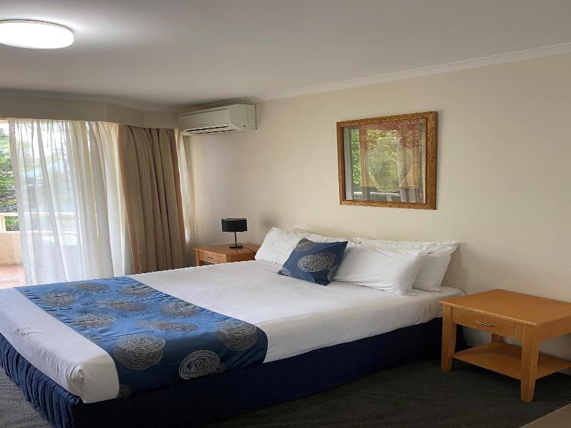 Wahroonga Waldorf Apartments Sydney image
