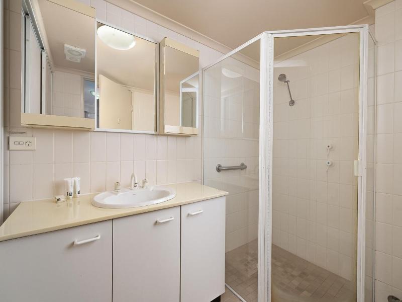 Wahroonga Waldorf Apartments Sydney image