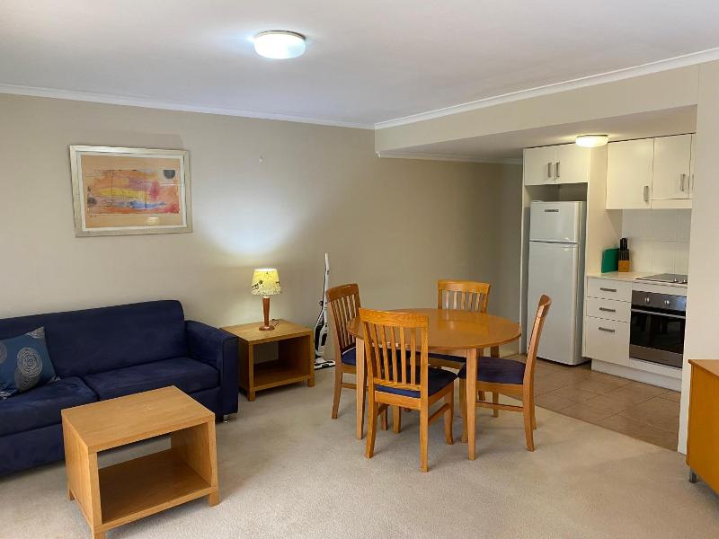 Wahroonga Waldorf Apartments Sydney image
