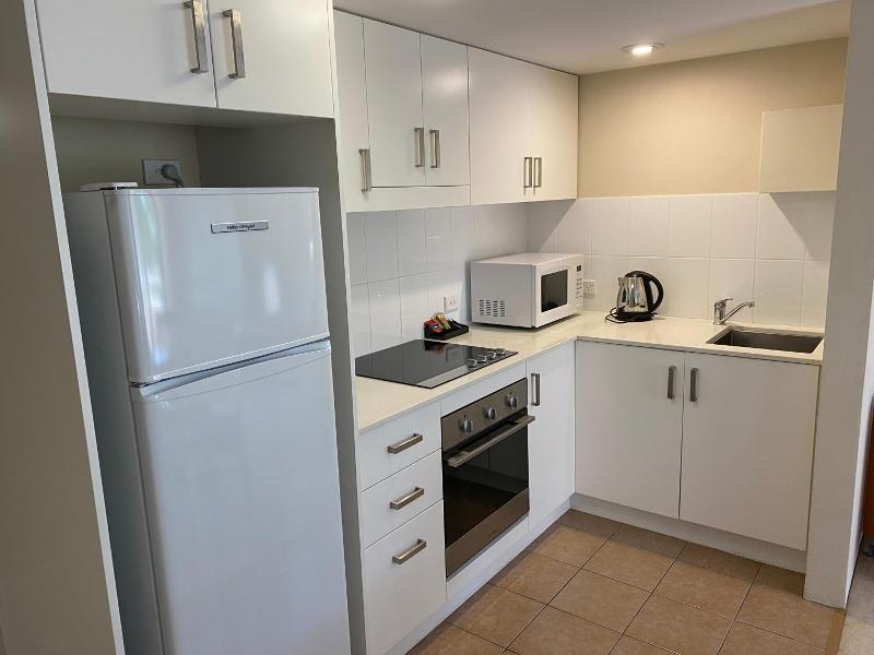 Wahroonga Waldorf Apartments Sydney image