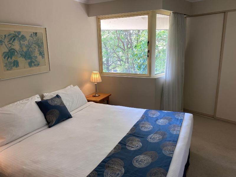 Wahroonga Waldorf Apartments Sydney image