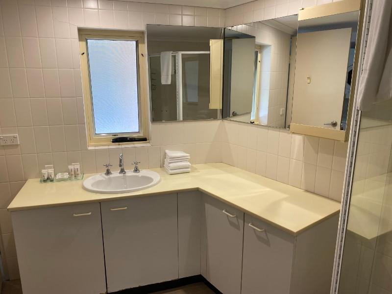 Wahroonga Waldorf Apartments Sydney image