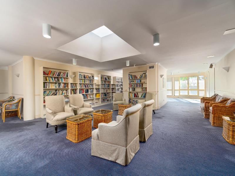 Wahroonga Waldorf Apartments Sydney image