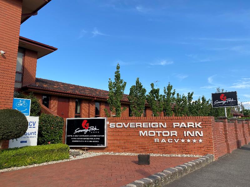 Sovereign Park Motor Inn image