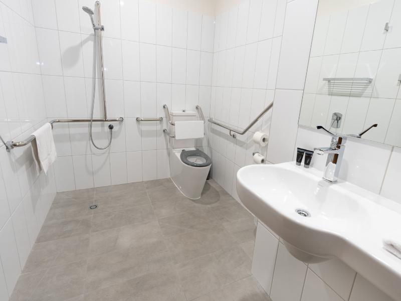 Sovereign Park Motor Inn image