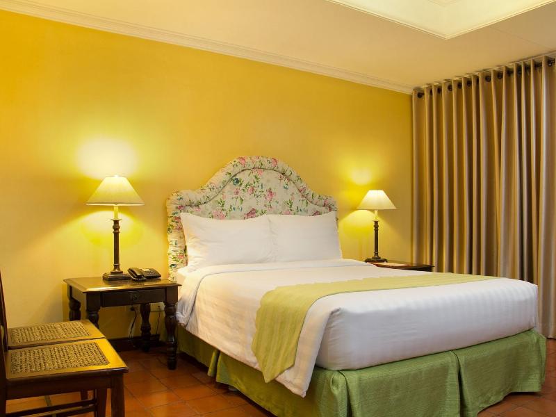 White Knight Hotel Intramuros image