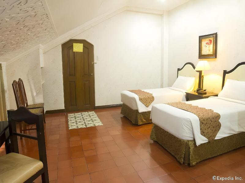 White Knight Hotel Intramuros image