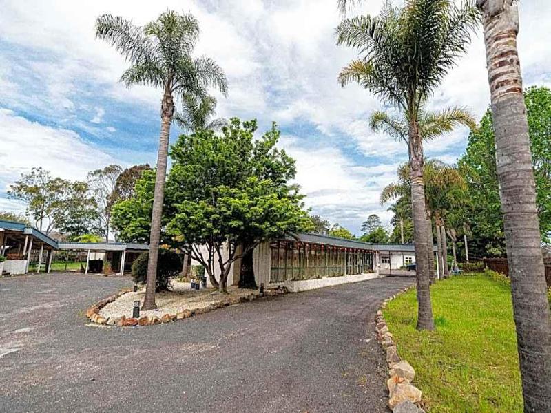 Eden Nimo Motel image