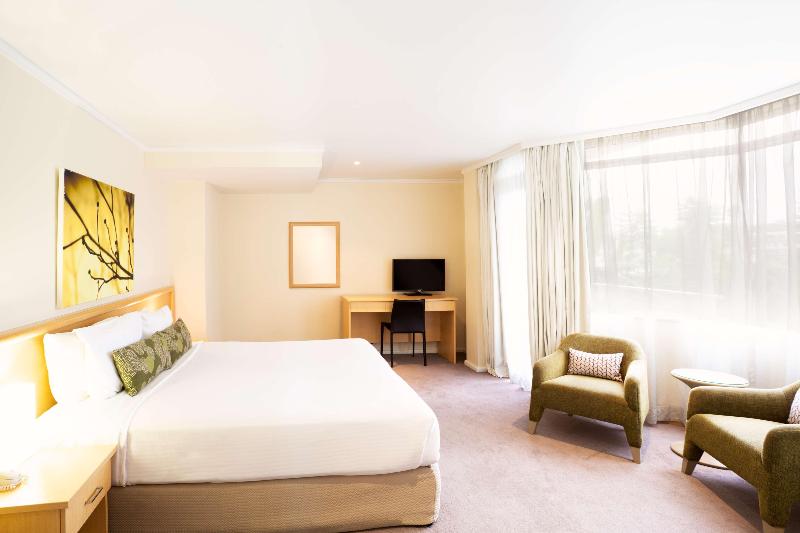 Mirage Hotel Newport image
