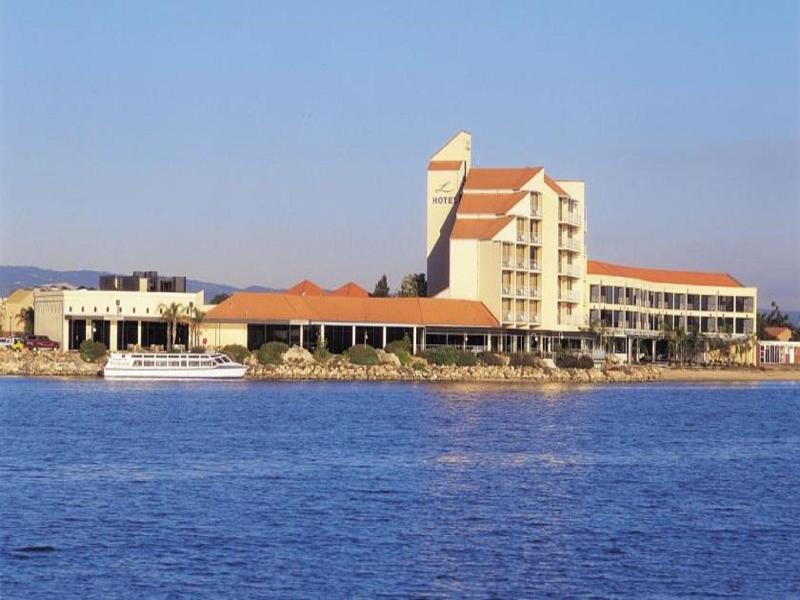 The Lakes Resort image