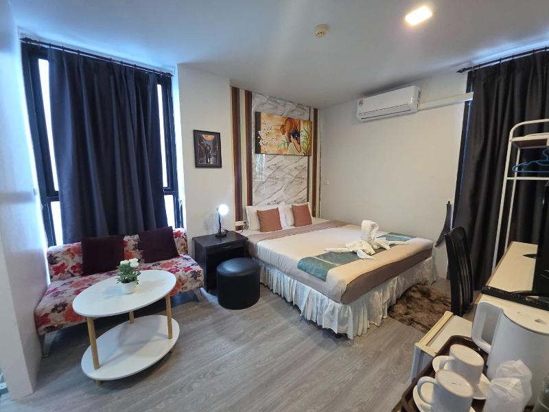 The Nice Patong Hotel image