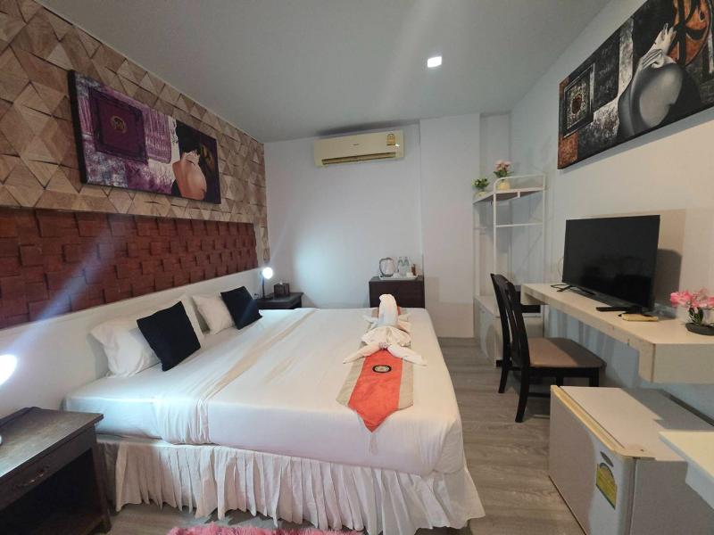 The Nice Patong Hotel image