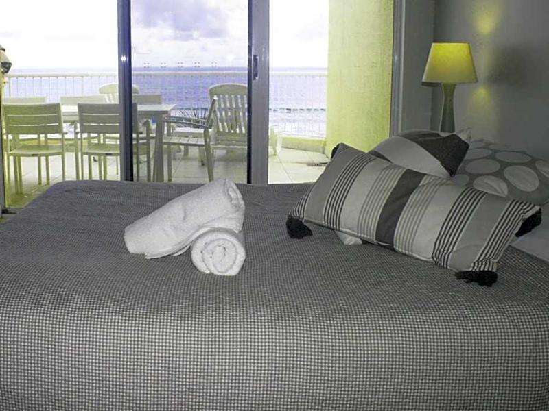 Surfers Horizons Absolute Beachfront Holiday Apart image
