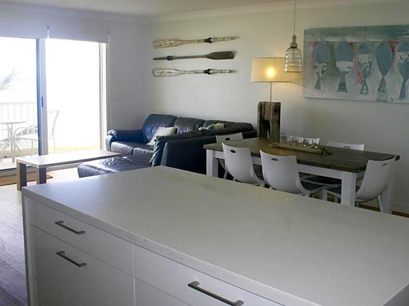 Surfers Horizons Absolute Beachfront Holiday Apart image